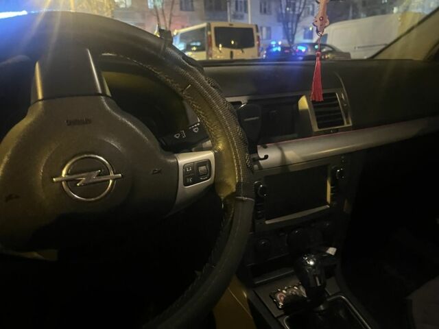 Черный Опель Вектра, объемом двигателя 2.2 л и пробегом 370 тыс. км за 2700 $, фото 5 на Automoto.ua
