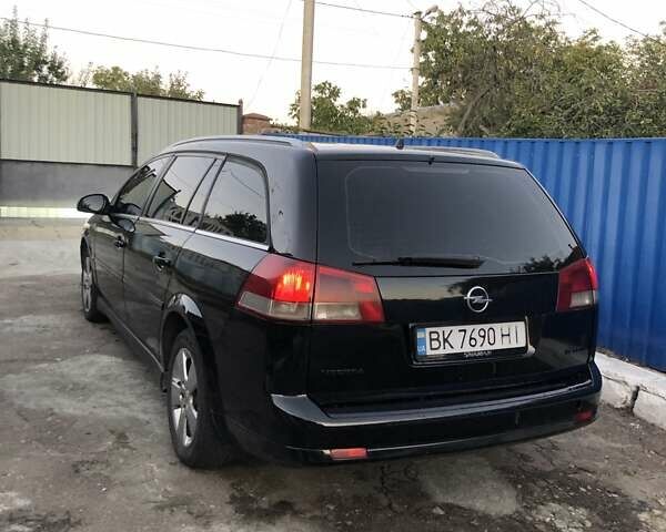 Черный Опель Вектра, объемом двигателя 1.9 л и пробегом 424 тыс. км за 4600 $, фото 3 на Automoto.ua