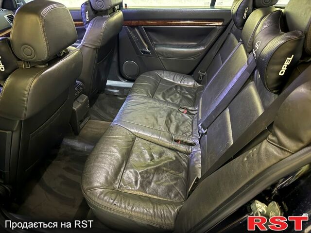 Черный Опель Вектра, объемом двигателя 1.9 л и пробегом 360 тыс. км за 4200 $, фото 6 на Automoto.ua