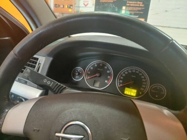 Черный Опель Вектра, объемом двигателя 2.2 л и пробегом 253 тыс. км за 3700 $, фото 5 на Automoto.ua