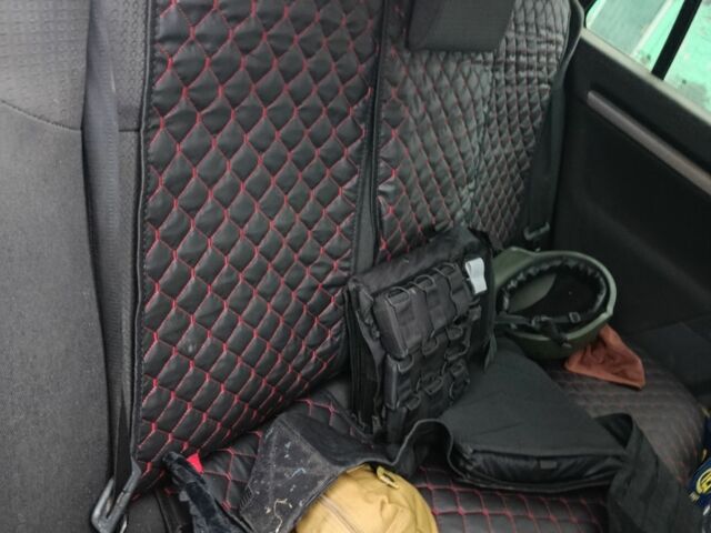 Чорний Опель Вектра, об'ємом двигуна 0 л та пробігом 354 тис. км за 2143 $, фото 5 на Automoto.ua