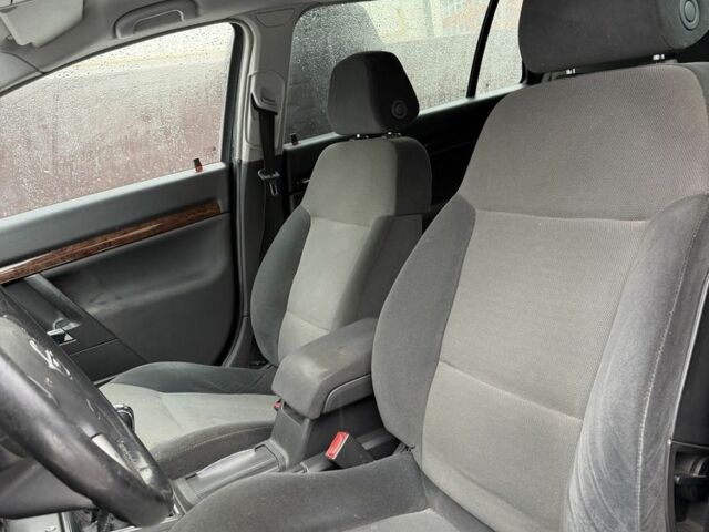 Черный Опель Вектра, объемом двигателя 1.9 л и пробегом 312 тыс. км за 2650 $, фото 7 на Automoto.ua