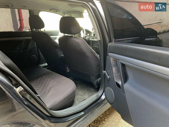 Черный Опель Вектра, объемом двигателя 2.2 л и пробегом 280 тыс. км за 4300 $, фото 7 на Automoto.ua