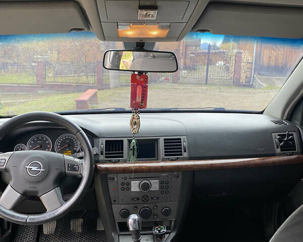 Черный Опель Вектра, объемом двигателя 2 л и пробегом 300 тыс. км за 3500 $, фото 1 на Automoto.ua