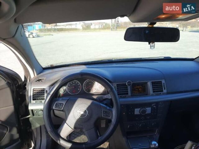 Черный Опель Вектра, объемом двигателя 2.2 л и пробегом 310 тыс. км за 3700 $, фото 4 на Automoto.ua