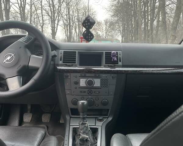 Черный Опель Вектра, объемом двигателя 1.9 л и пробегом 280 тыс. км за 4000 $, фото 5 на Automoto.ua