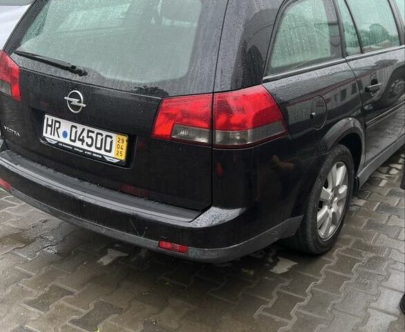 Черный Опель Вектра, объемом двигателя 2.2 л и пробегом 250 тыс. км за 2500 $, фото 2 на Automoto.ua