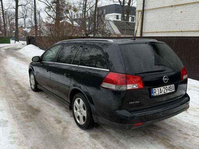Черный Опель Вектра, объемом двигателя 1.9 л и пробегом 312 тыс. км за 2650 $, фото 1 на Automoto.ua