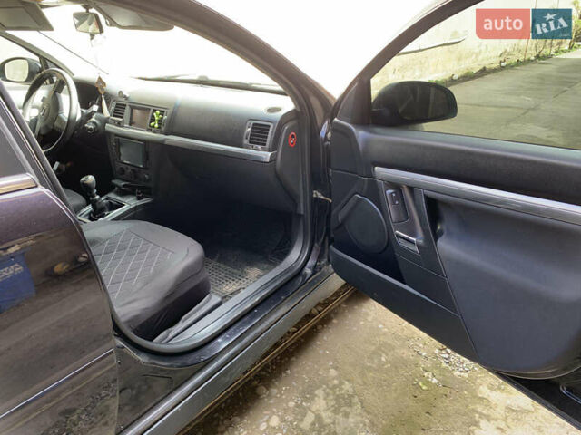 Черный Опель Вектра, объемом двигателя 2.2 л и пробегом 280 тыс. км за 4300 $, фото 5 на Automoto.ua