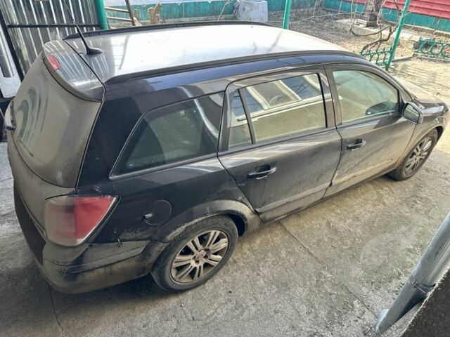 Черный Опель Вектра, объемом двигателя 1.7 л и пробегом 300 тыс. км за 1700 $, фото 2 на Automoto.ua