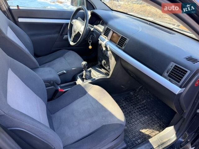 Чорний Опель Вектра, об'ємом двигуна 1.9 л та пробігом 294 тис. км за 2999 $, фото 9 на Automoto.ua