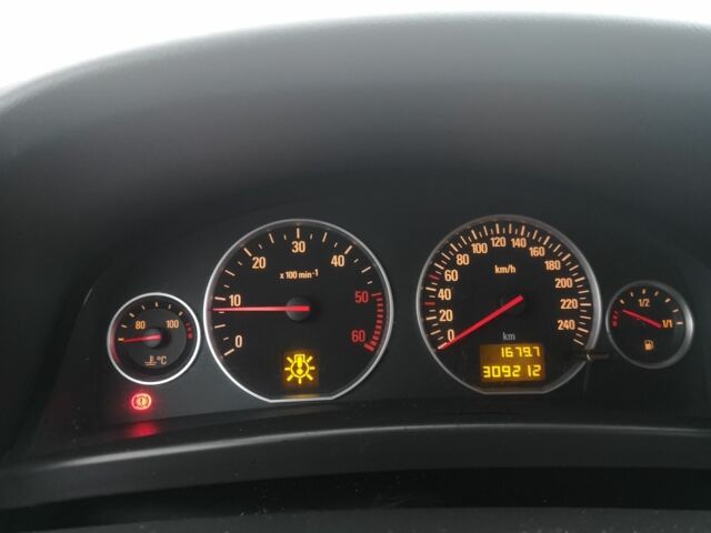 Чорний Опель Вектра, об'ємом двигуна 0 л та пробігом 309 тис. км за 1800 $, фото 9 на Automoto.ua