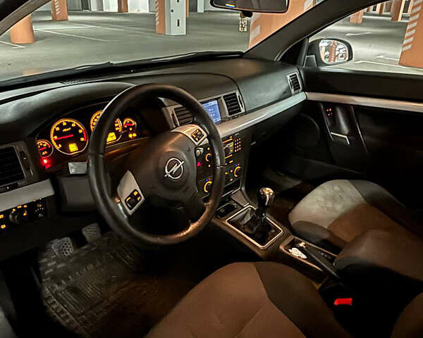 Черный Опель Вектра, объемом двигателя 1.91 л и пробегом 294 тыс. км за 4500 $, фото 7 на Automoto.ua