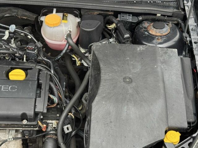 Черный Опель Вектра, объемом двигателя 1.8 л и пробегом 300 тыс. км за 3400 $, фото 23 на Automoto.ua