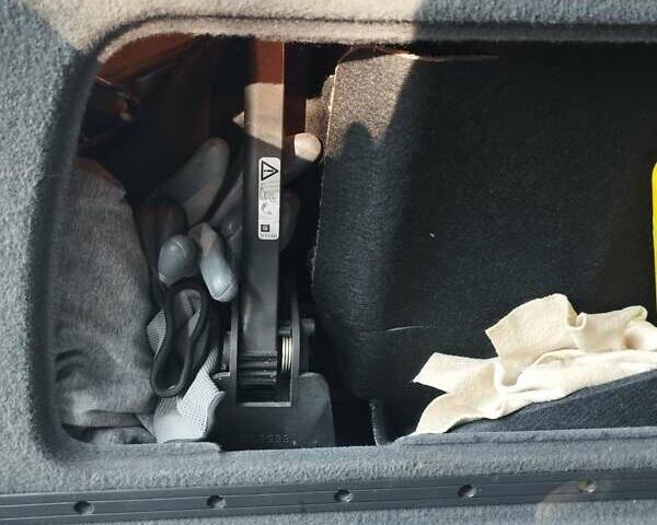 Черный Опель Вектра, объемом двигателя 1.6 л и пробегом 207 тыс. км за 7500 $, фото 6 на Automoto.ua