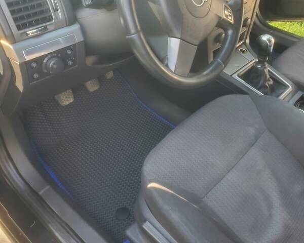 Чорний Опель Вектра, об'ємом двигуна 1.9 л та пробігом 495 тис. км за 4250 $, фото 1 на Automoto.ua