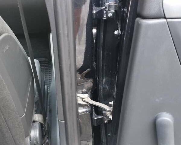 Черный Опель Вектра, объемом двигателя 1.6 л и пробегом 207 тыс. км за 7500 $, фото 12 на Automoto.ua