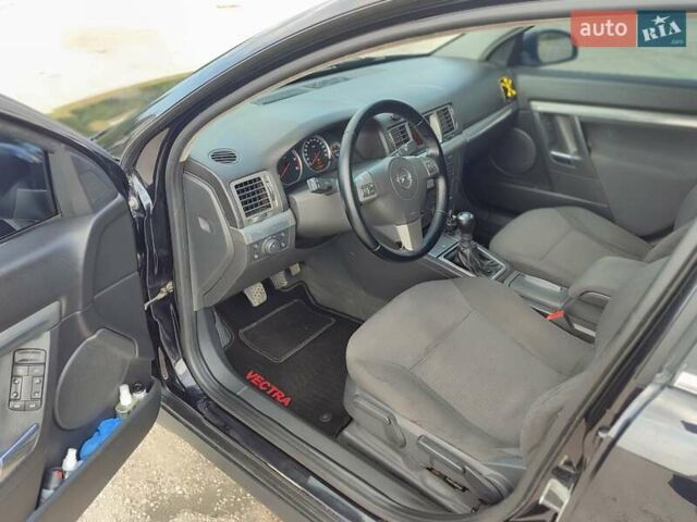 Чорний Опель Вектра, об'ємом двигуна 1.91 л та пробігом 323 тис. км за 4800 $, фото 1 на Automoto.ua