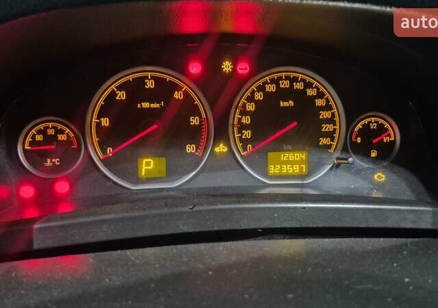 Черный Опель Вектра, объемом двигателя 1.9 л и пробегом 323 тыс. км за 6300 $, фото 3 на Automoto.ua