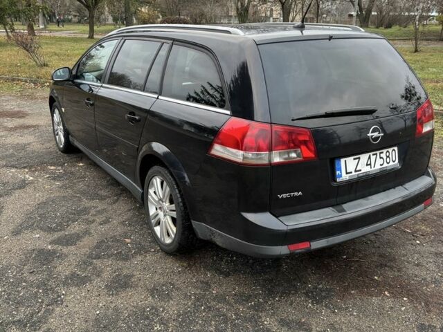 Чорний Опель Вектра, об'ємом двигуна 1.9 л та пробігом 268 тис. км за 2750 $, фото 6 на Automoto.ua