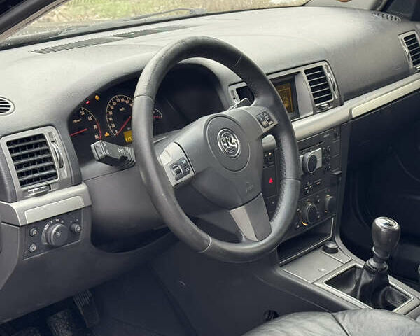 Черный Опель Вектра, объемом двигателя 1.8 л и пробегом 300 тыс. км за 3400 $, фото 13 на Automoto.ua