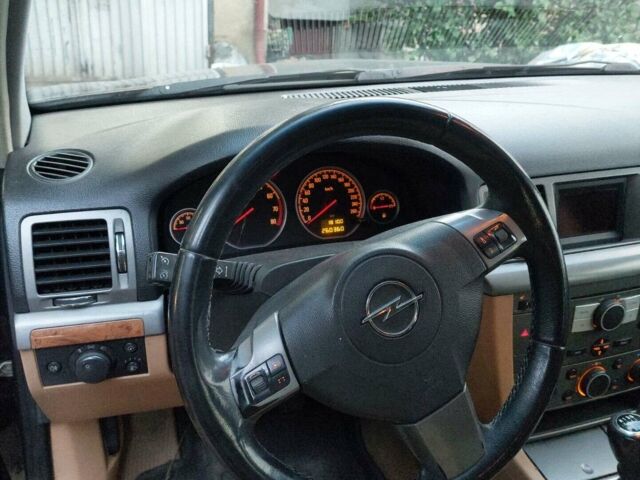 Черный Опель Вектра, объемом двигателя 2.2 л и пробегом 261 тыс. км за 4050 $, фото 2 на Automoto.ua