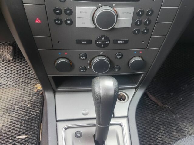 Черный Опель Вектра, объемом двигателя 0 л и пробегом 229 тыс. км за 3300 $, фото 5 на Automoto.ua