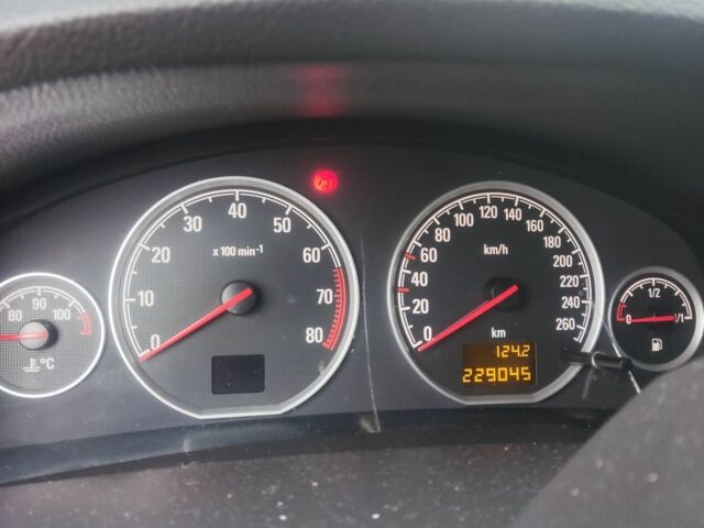 Черный Опель Вектра, объемом двигателя 0 л и пробегом 229 тыс. км за 3300 $, фото 4 на Automoto.ua