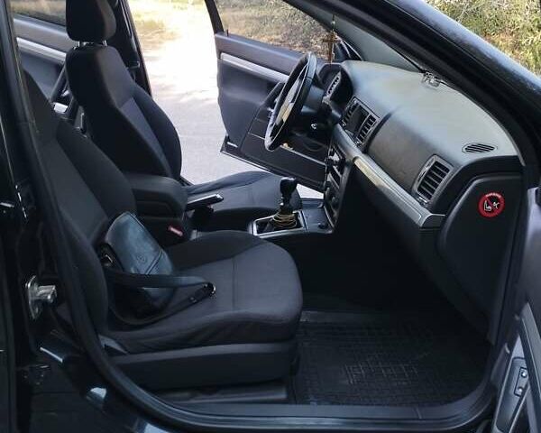 Черный Опель Вектра, объемом двигателя 1.6 л и пробегом 207 тыс. км за 7500 $, фото 14 на Automoto.ua