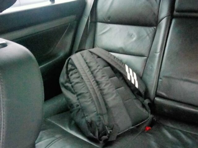 Черный Опель Вектра, объемом двигателя 2 л и пробегом 350 тыс. км за 2700 $, фото 6 на Automoto.ua