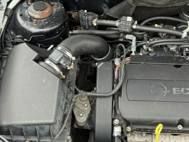 Черный Опель Вектра, объемом двигателя 1.8 л и пробегом 300 тыс. км за 3400 $, фото 22 на Automoto.ua