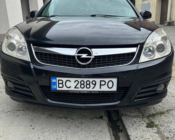 Черный Опель Вектра, объемом двигателя 2.2 л и пробегом 315 тыс. км за 5800 $, фото 1 на Automoto.ua