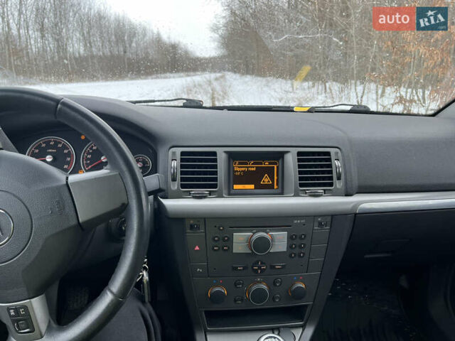 Чорний Опель Вектра, об'ємом двигуна 2 л та пробігом 210 тис. км за 4500 $, фото 8 на Automoto.ua