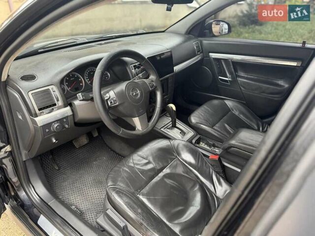 Черный Опель Вектра, объемом двигателя 1.9 л и пробегом 323 тыс. км за 6300 $, фото 1 на Automoto.ua