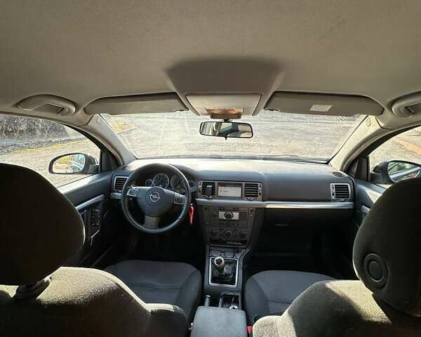 Черный Опель Вектра, объемом двигателя 1.91 л и пробегом 300 тыс. км за 4100 $, фото 12 на Automoto.ua