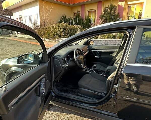 Черный Опель Вектра, объемом двигателя 1.91 л и пробегом 300 тыс. км за 4100 $, фото 6 на Automoto.ua