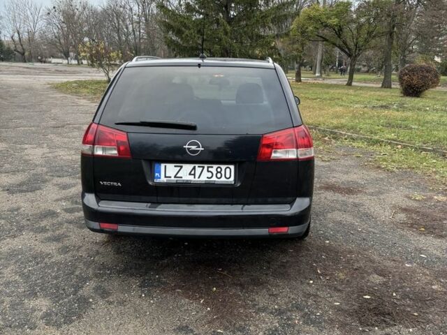 Чорний Опель Вектра, об'ємом двигуна 1.9 л та пробігом 268 тис. км за 2750 $, фото 5 на Automoto.ua