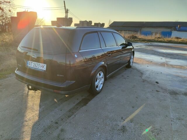 Черный Опель Вектра, объемом двигателя 1.9 л и пробегом 330 тыс. км за 4666 $, фото 2 на Automoto.ua