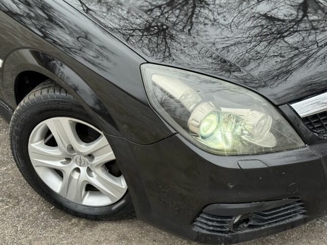 Черный Опель Вектра, объемом двигателя 1.8 л и пробегом 300 тыс. км за 3400 $, фото 10 на Automoto.ua