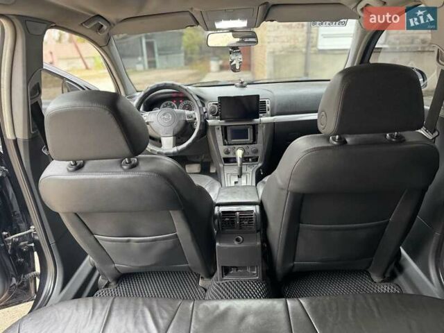 Черный Опель Вектра, объемом двигателя 1.9 л и пробегом 323 тыс. км за 6300 $, фото 4 на Automoto.ua