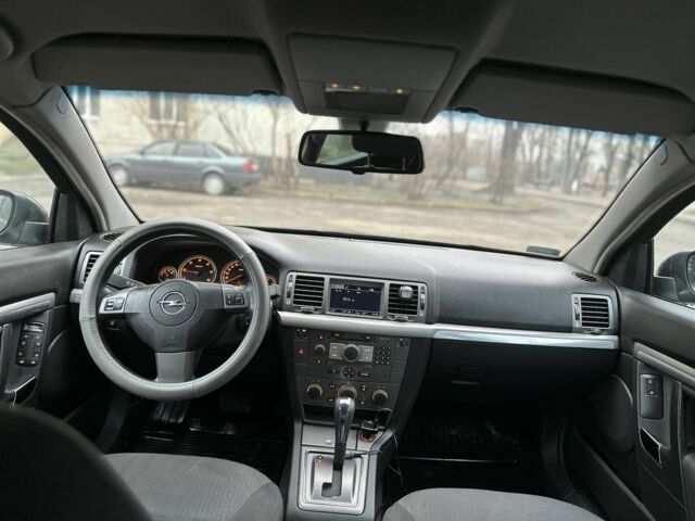 Черный Опель Вектра, объемом двигателя 1.9 л и пробегом 374 тыс. км за 2800 $, фото 6 на Automoto.ua