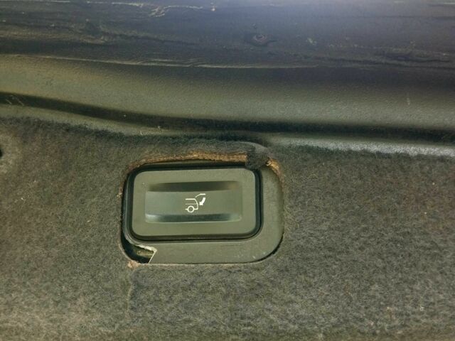 Черный Опель Вектра, объемом двигателя 1.9 л и пробегом 318 тыс. км за 3100 $, фото 9 на Automoto.ua