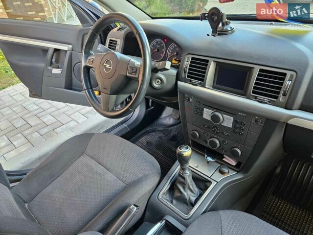 Черный Опель Вектра, объемом двигателя 1.9 л и пробегом 280 тыс. км за 7900 $, фото 10 на Automoto.ua