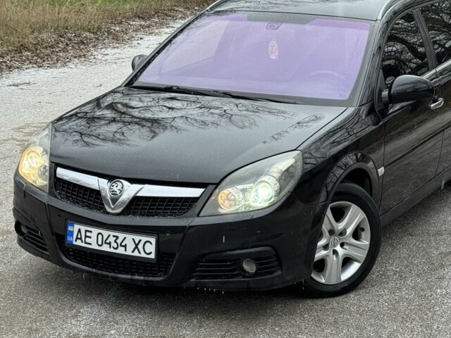 Черный Опель Вектра, объемом двигателя 1.8 л и пробегом 300 тыс. км за 3400 $, фото 1 на Automoto.ua