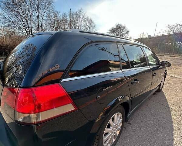 Черный Опель Вектра, объемом двигателя 1.91 л и пробегом 300 тыс. км за 4050 $, фото 3 на Automoto.ua