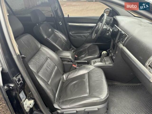 Черный Опель Вектра, объемом двигателя 1.9 л и пробегом 323 тыс. км за 6300 $, фото 2 на Automoto.ua