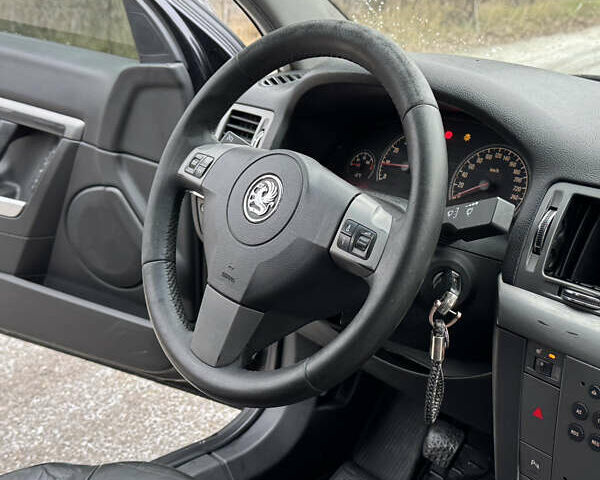 Черный Опель Вектра, объемом двигателя 1.8 л и пробегом 300 тыс. км за 3400 $, фото 16 на Automoto.ua