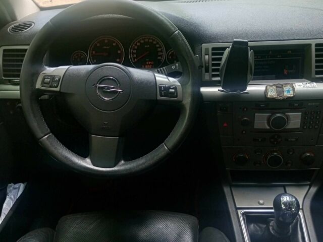 Черный Опель Вектра, объемом двигателя 1.9 л и пробегом 318 тыс. км за 3100 $, фото 14 на Automoto.ua