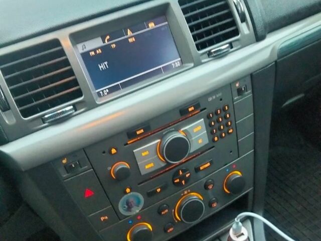 Черный Опель Вектра, объемом двигателя 2 л и пробегом 350 тыс. км за 2700 $, фото 4 на Automoto.ua