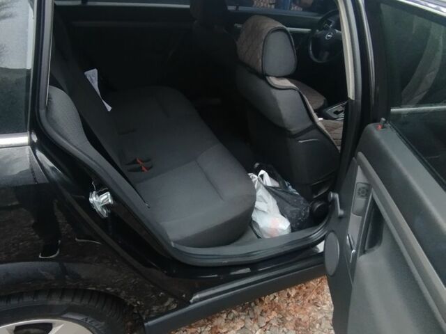 Черный Опель Вектра, объемом двигателя 2.2 л и пробегом 230 тыс. км за 5900 $, фото 7 на Automoto.ua